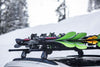 Snowboard-auf-Tesla-mit-FatCat-6-EVO-Boardtrager