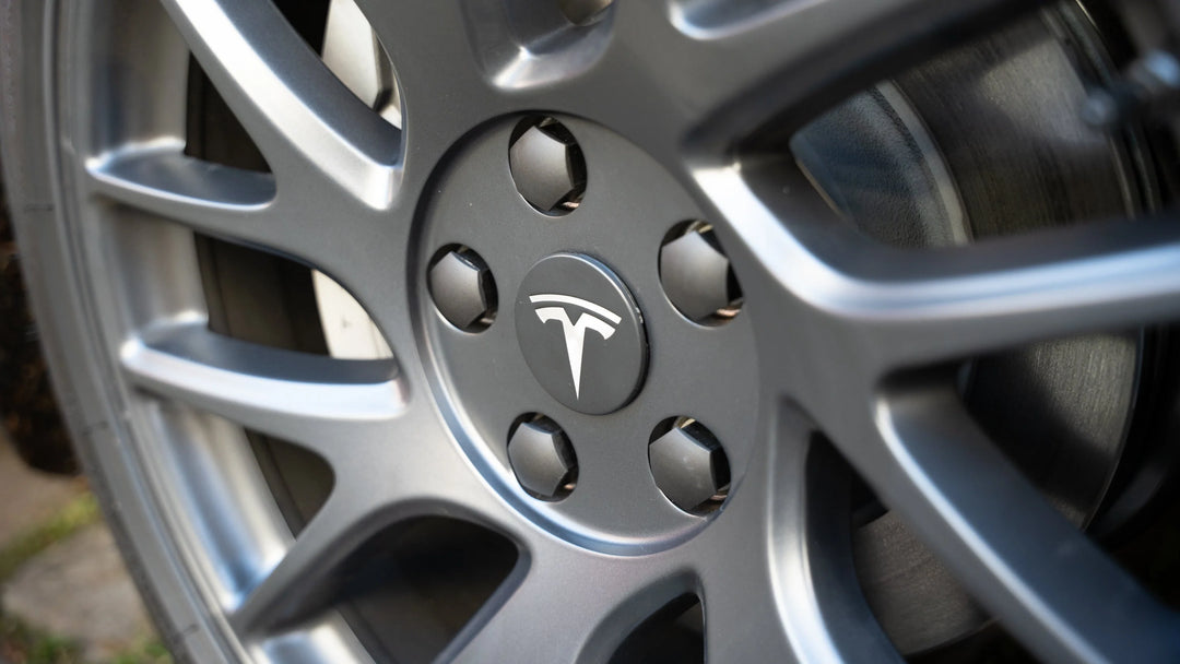 Komplettes Set: Tesla Model 3/Y/S Radnabenabdeckungen Logo Felgen, inklusive 20 Radmutterabdeckungen, passend für alle Modelle.